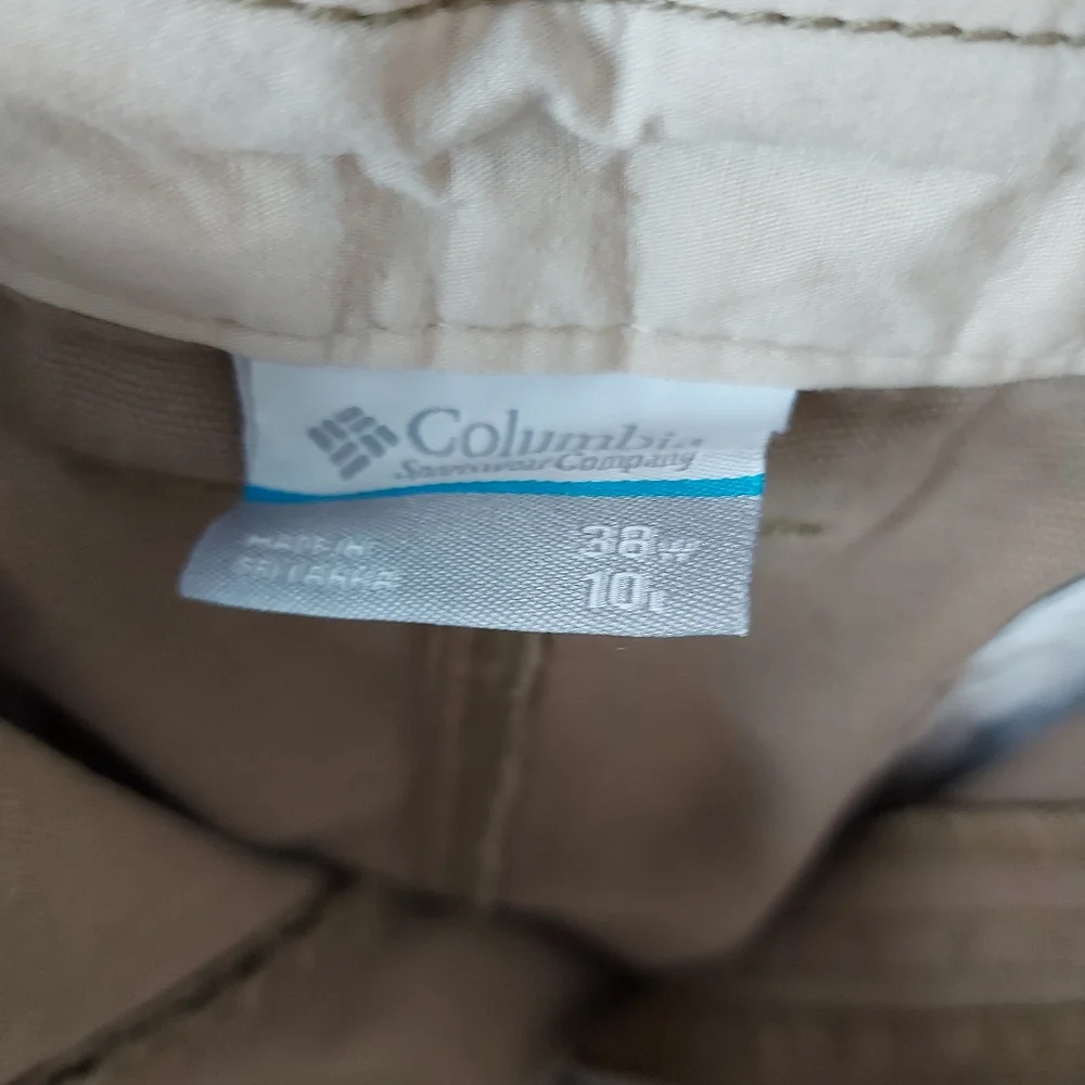 *Columbia Sportswear Men's Khaki Tan Flat Front Outdoor Walking Shorts Size 38